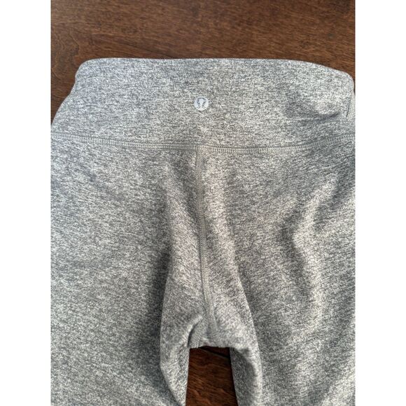 Lululemon 7/8 Leggings in Heather Gray - Size 2 - Picture 4 of 6